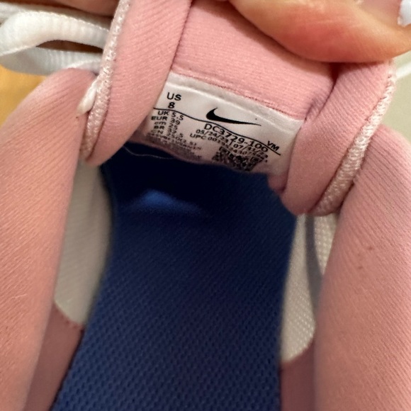 Women's White and Pink Nike Shoes - Picture 4 of 4